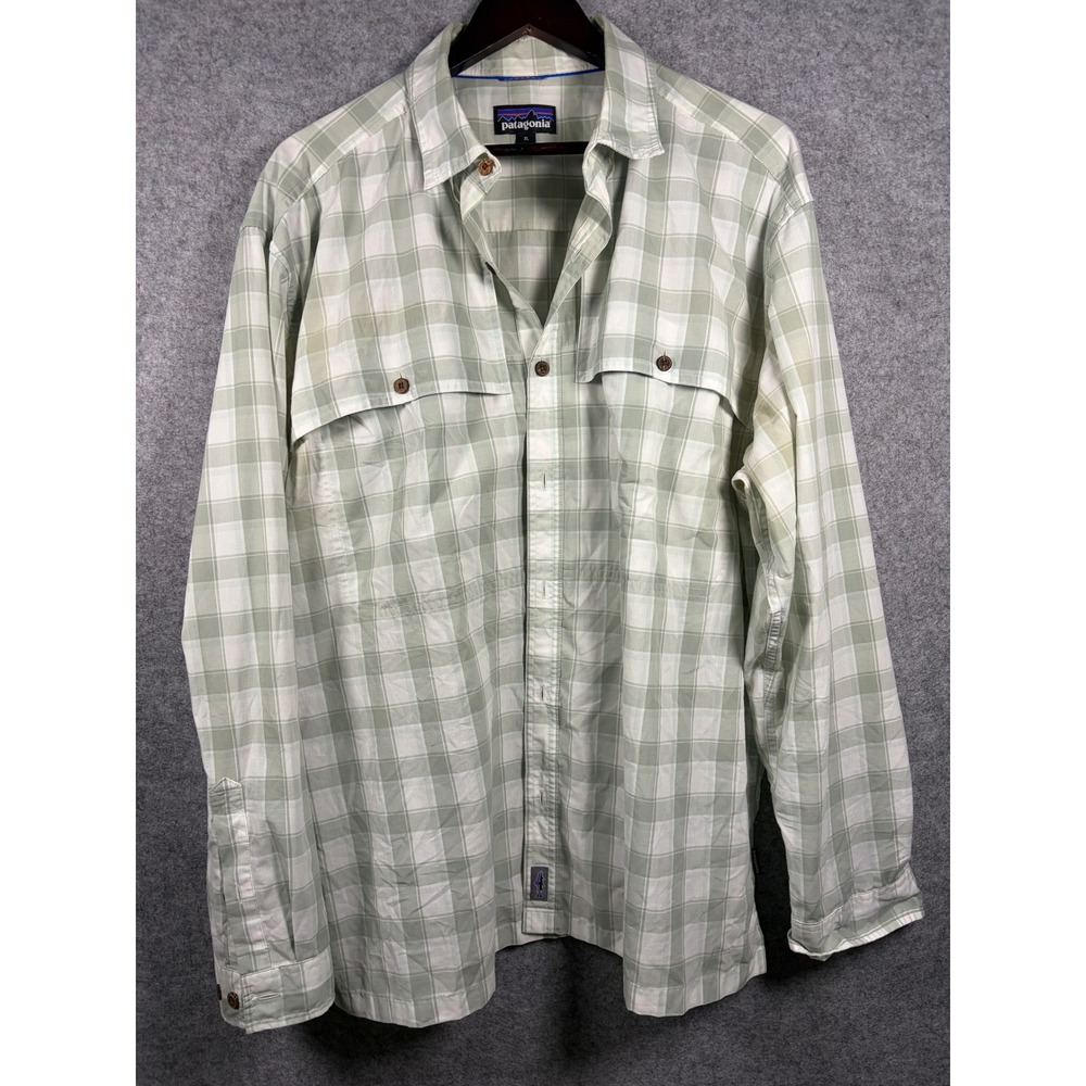 Patagonia Mens XL Long Sleeve Plaid Fishing Shirt Green White Button Down Vented